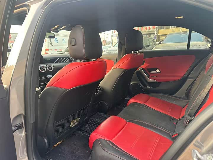 Фото 5 - Mercedes-Benz A-Class AMG