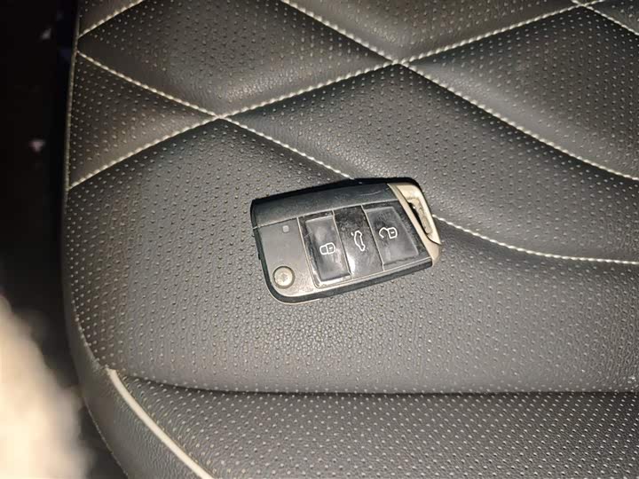 Фото 9 - Volkswagen Tiguan L Pro