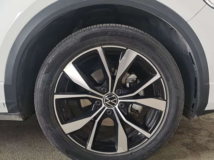 Фото 7 - Volkswagen T-Roc