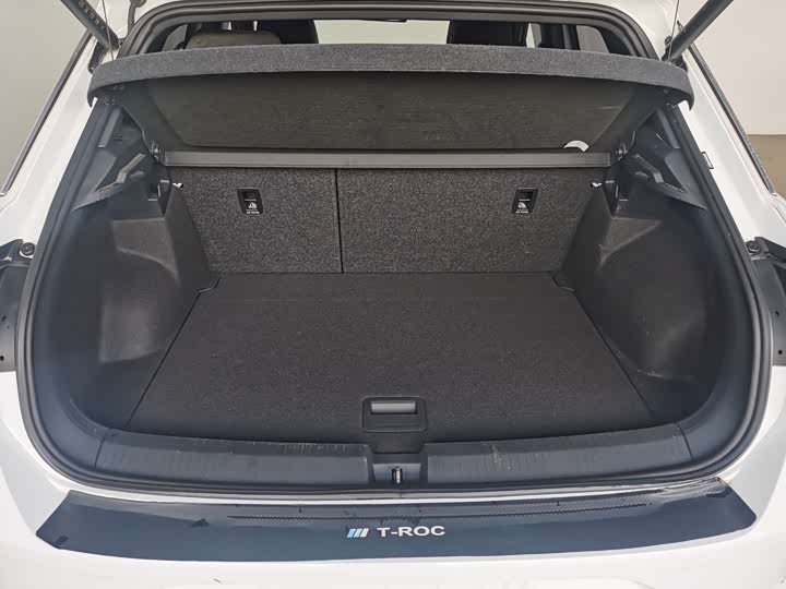 Фото 8 - Volkswagen T-Roc