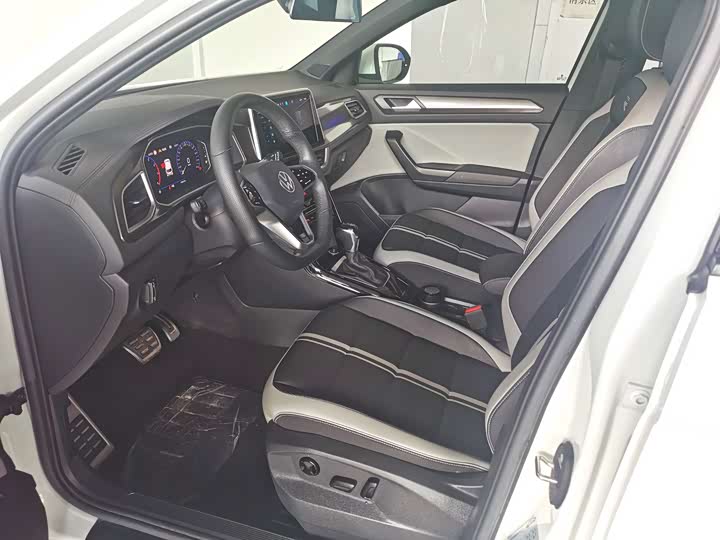 Фото 9 - Volkswagen T-Roc