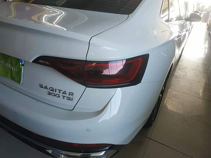 Фото 8 - Volkswagen Sagitar L