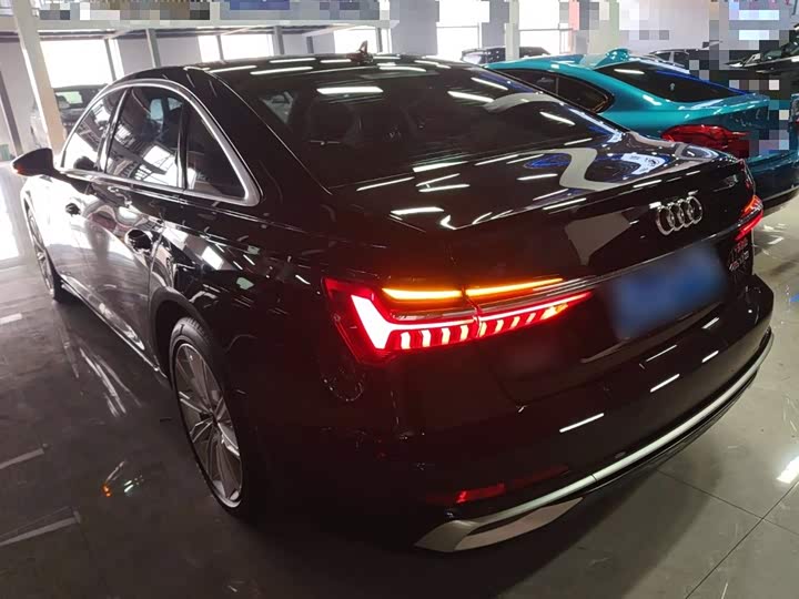 Фото 5 - Audi A6L