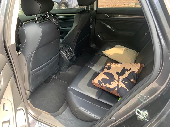 Фото 5 - Honda Accord