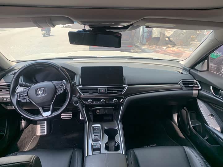 Фото 6 - Honda Accord