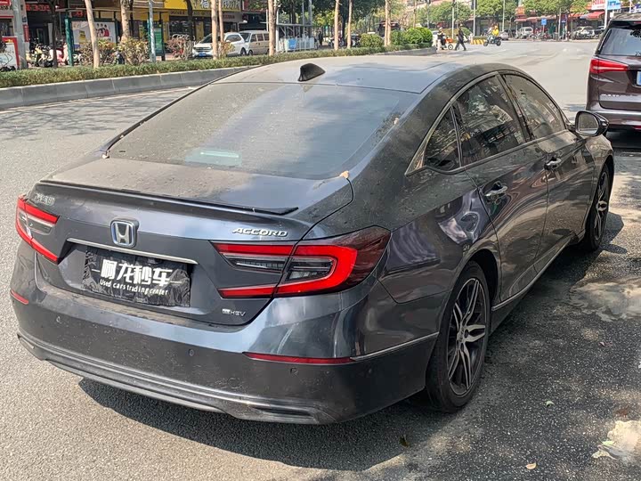 Фото 9 - Honda Accord