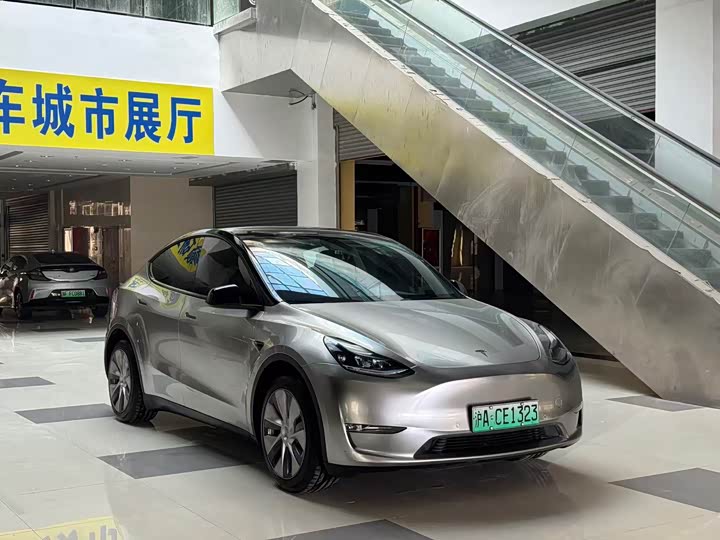 Фото 3 - Tesla Model Y