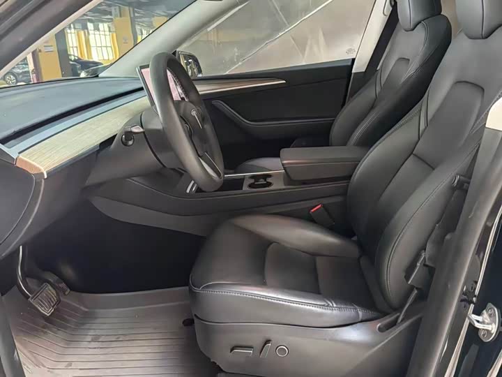 Фото 6 - Tesla Model Y