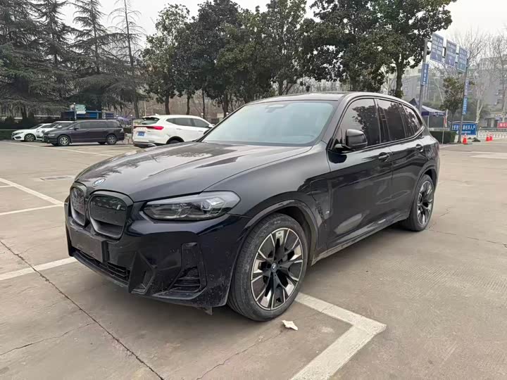 Фото 1 - BMW iX3