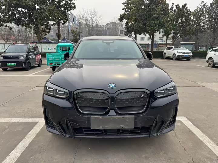 Фото 2 - BMW iX3