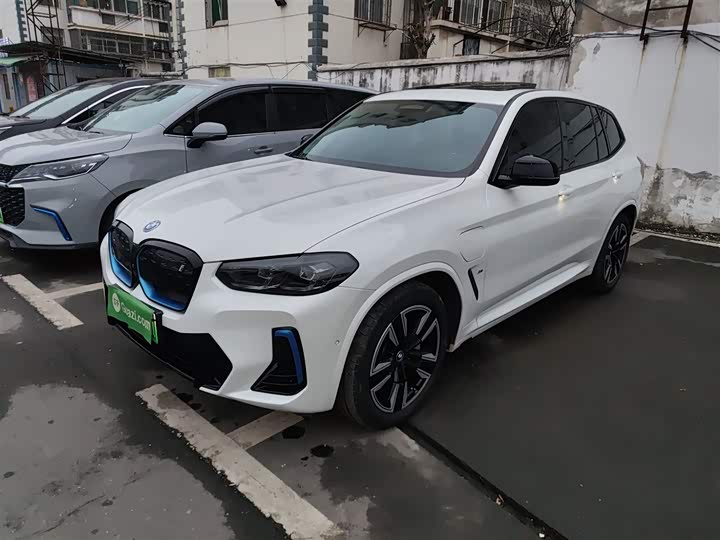 Фото 2 - BMW iX3