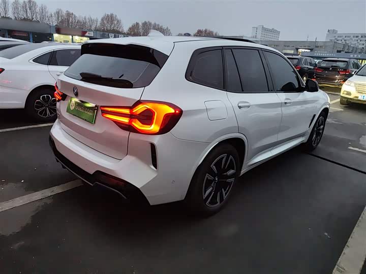 Фото 7 - BMW iX3