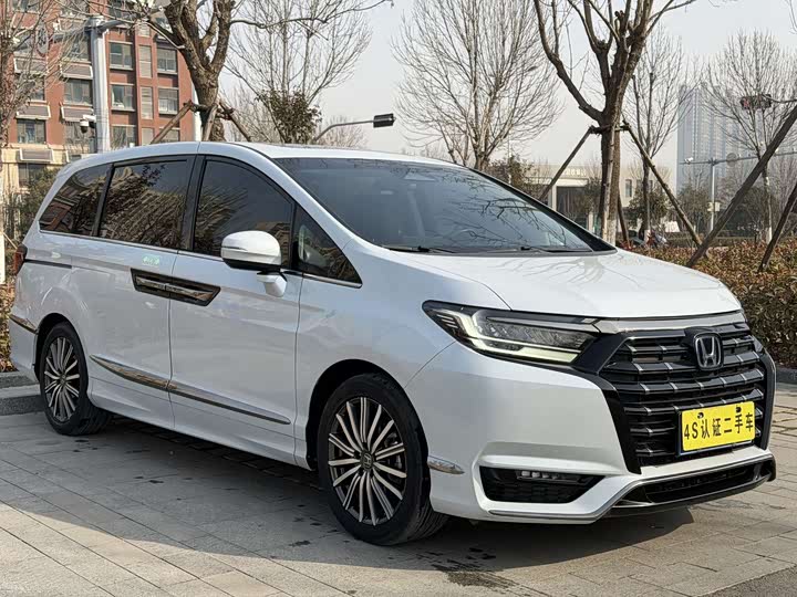 Фото 3 - Honda Elysion