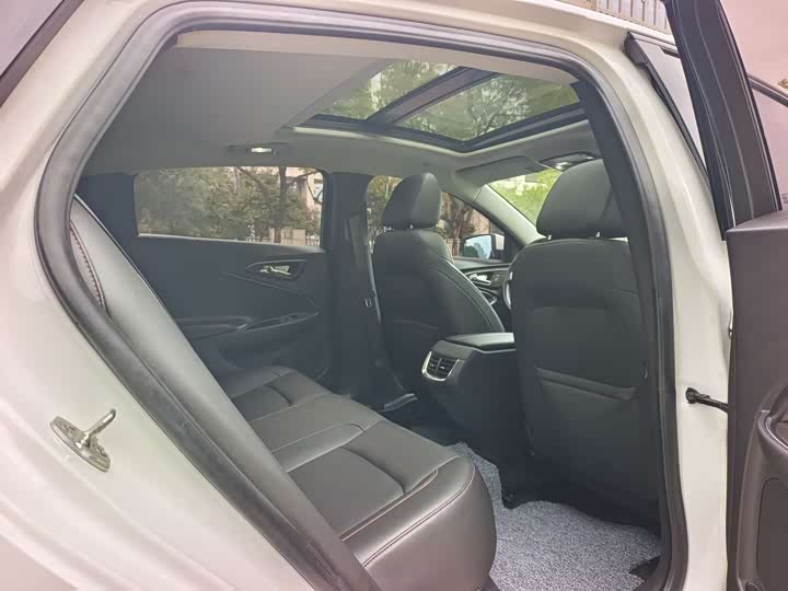 Фото 7 - Chevrolet Malibu XL