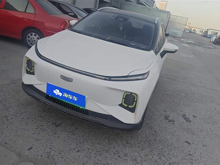 Фото 1 - Geely Geometry E Firefly