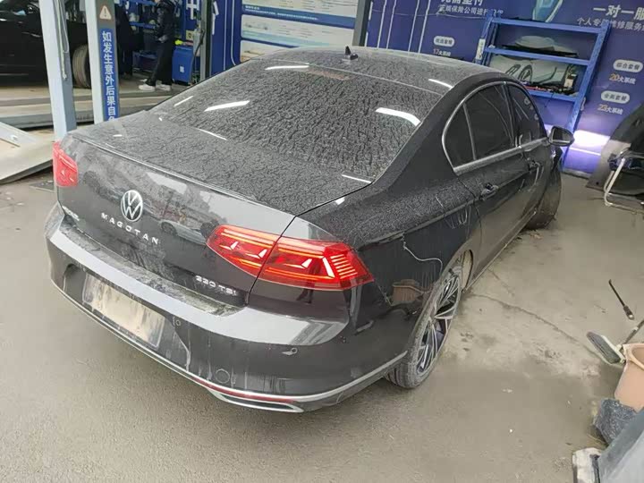 Фото 3 - Volkswagen Magotan