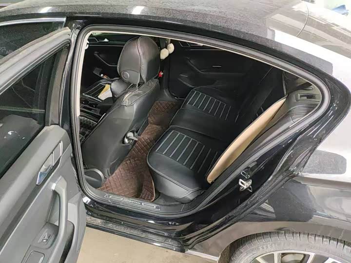 Фото 7 - Volkswagen Magotan