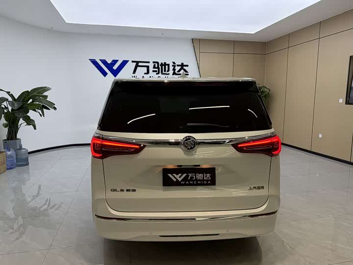 Фото 6 - Buick GL8 ES