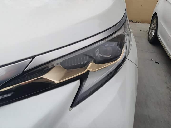 Фото 5 - Toyota Granvia