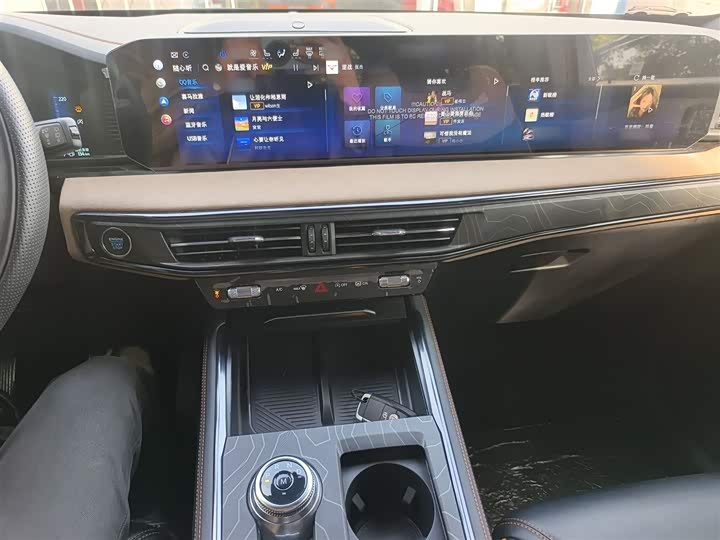 Фото 6 - Ford Explorer