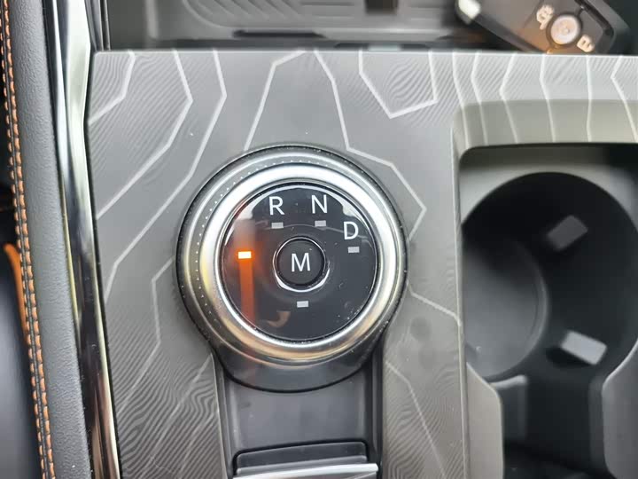 Фото 7 - Ford Explorer