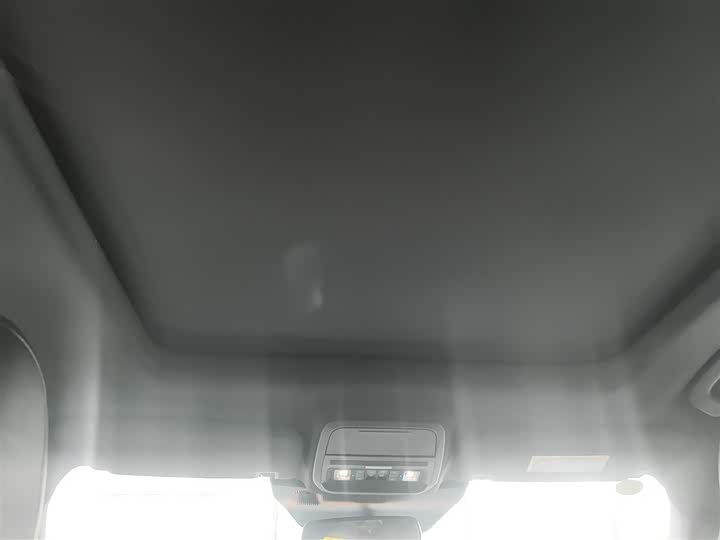 Фото 9 - Ford Explorer