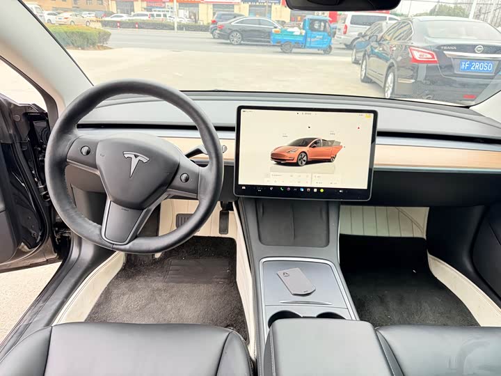 Фото 9 - Tesla Model 3