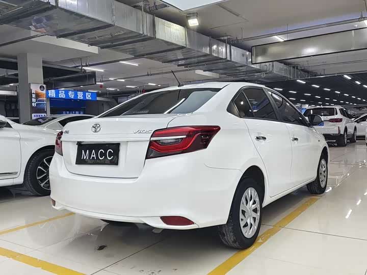 Фото 3 - Toyota Vios