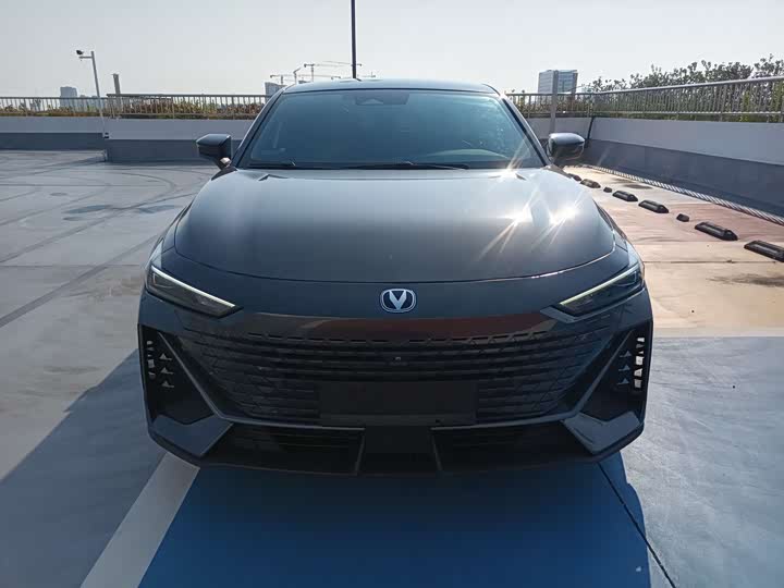 Фото 2 - Changan UNI-V