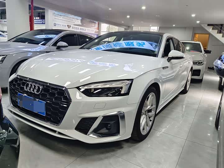 Фото 1 - Audi A5