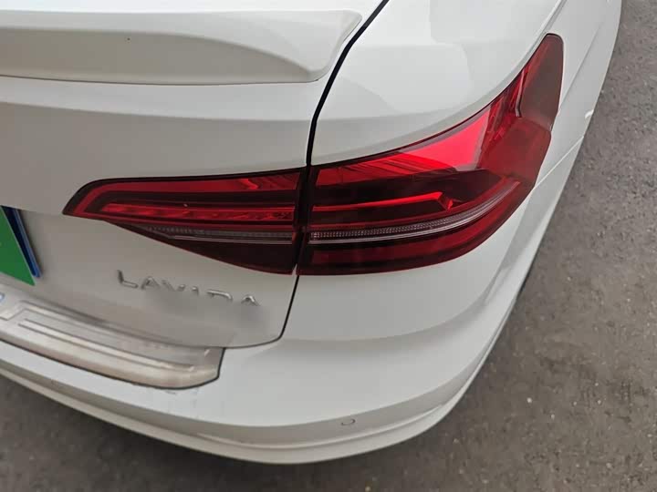 Фото 8 - Volkswagen Lavida