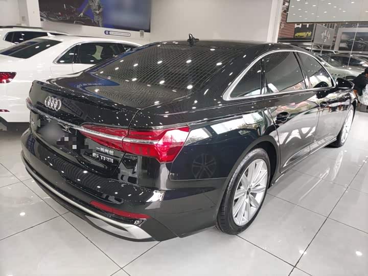 Фото 7 - Audi A6L