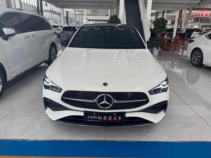 Фото 2 - Mercedes-Benz CLA-Class