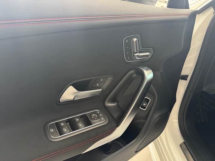 Фото 7 - Mercedes-Benz CLA-Class