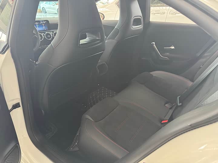 Фото 8 - Mercedes-Benz CLA-Class