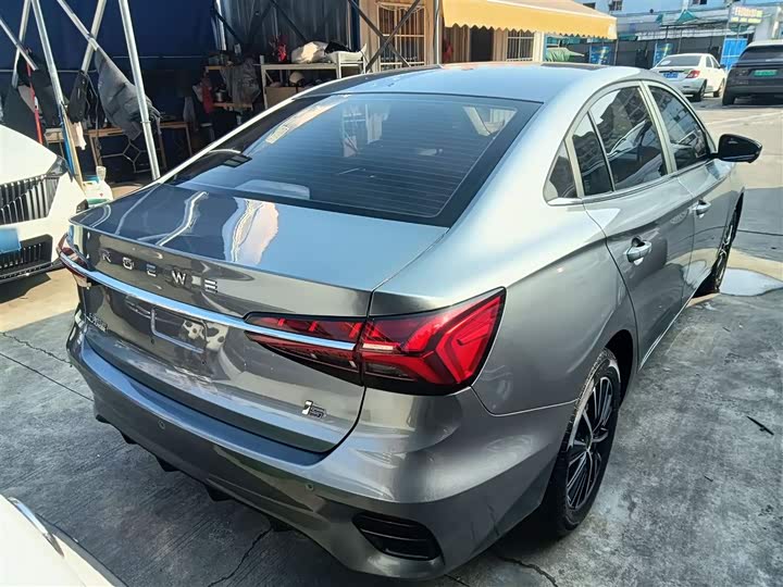 Фото 7 - Roewe i5