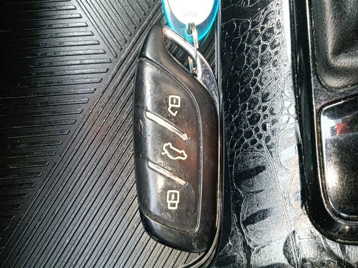 Фото 9 - Roewe i5