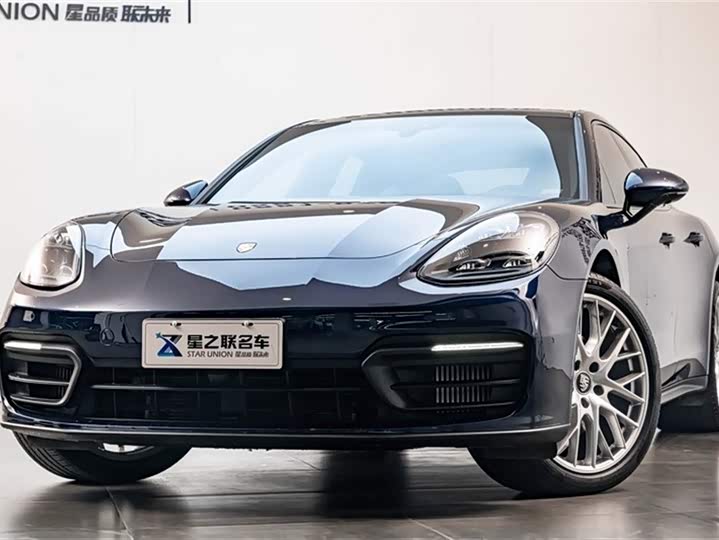 Фото 3 - Porsche Panamera