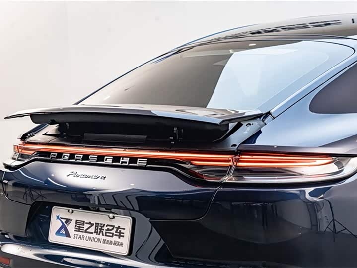 Фото 9 - Porsche Panamera