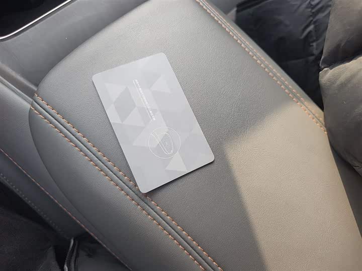 Фото 9 - Changan Deepal S05