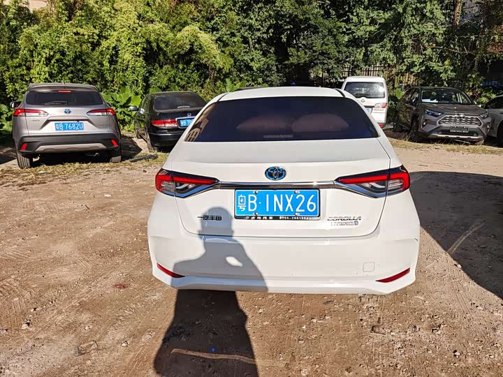 Фото 4 - Toyota Corolla