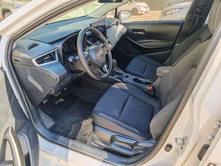 Фото 7 - Toyota Corolla