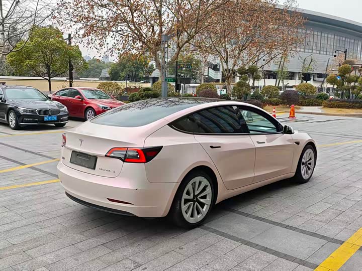 Фото 8 - Tesla Model 3