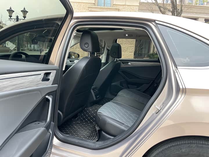 Фото 5 - Volkswagen Sagitar L