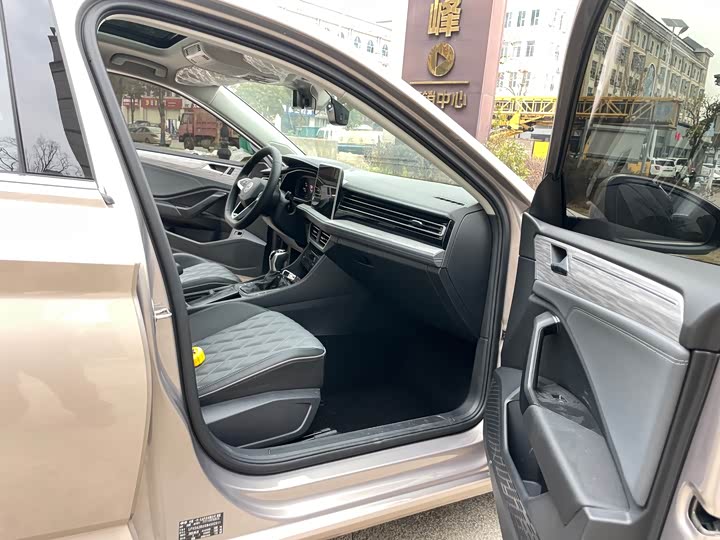 Фото 7 - Volkswagen Sagitar L