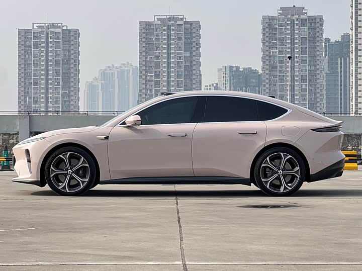 Фото 2 - Nio ET5