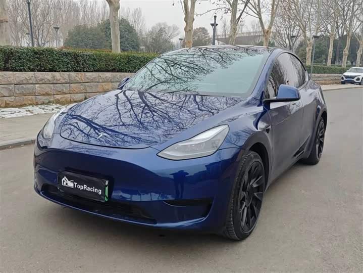 Фото 1 - Tesla Model Y