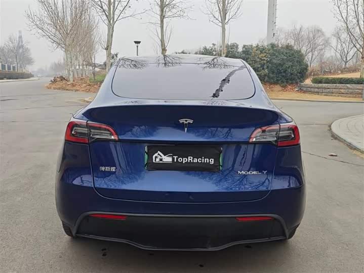 Фото 3 - Tesla Model Y