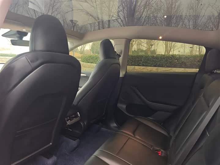 Фото 6 - Tesla Model Y