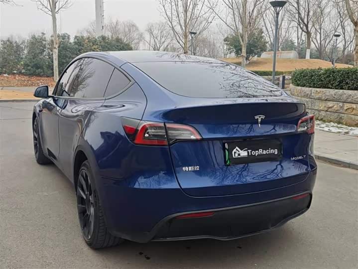 Фото 8 - Tesla Model Y